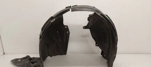 Front wheel arch liner splash guards