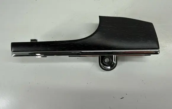 Jeep Grand Cherokee Dashboard glove box trim 5QW48AAAAB X70003003WD 5QW481AAAB