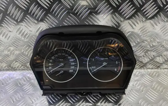 BMW 1 F20 F21 Speedometer (instrument cluster) 9232892