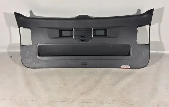 Volkswagen Touareg II Tailgate/boot cover trim set 7P6860285 7P6867601A