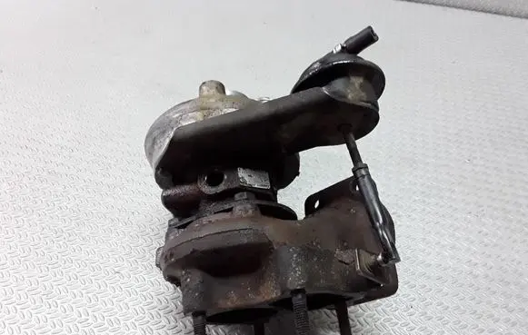 Mitsubishi Carisma Turbo 770010886