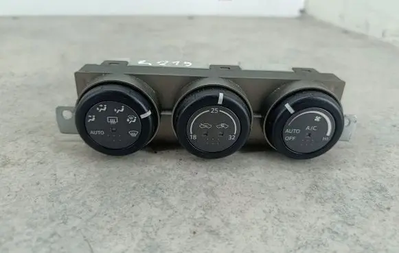 Nissan X-Trail T30 Climate control/heater control trim 27500EQ400