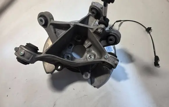 Tesla Model 3 Rear wheel hub spindle/knuckle P118841600G 1044666-00-O