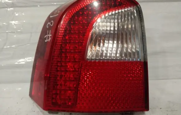Volvo V70 Rear/tail lights 30698983