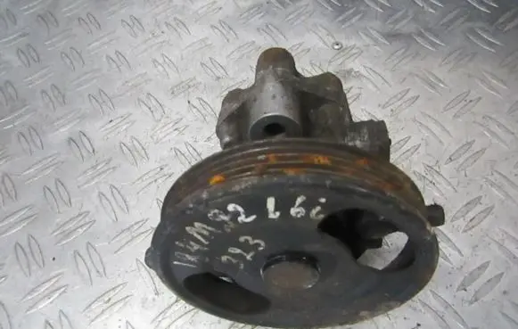 Mazda 323 Power steering pump