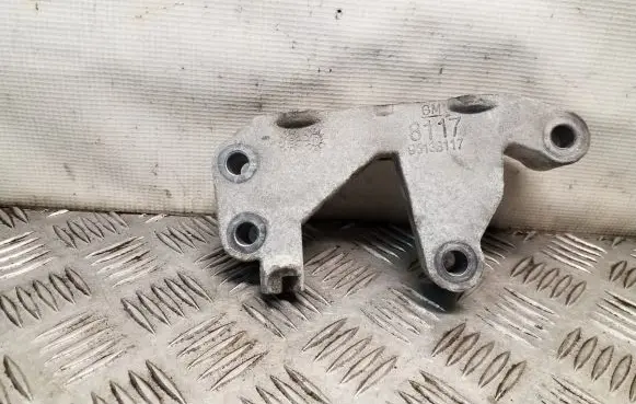 Opel Mokka Engine mounting bracket 95138117