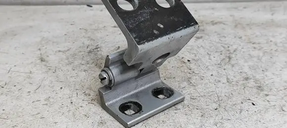BMW X5 E53 Rear door upper hinge 8265161