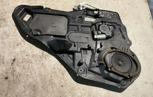 Mazda 6 Rear door window regulator with motor GJ6A97XG 2072994