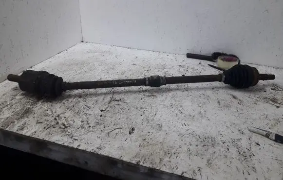 Mitsubishi Galant Front driveshaft