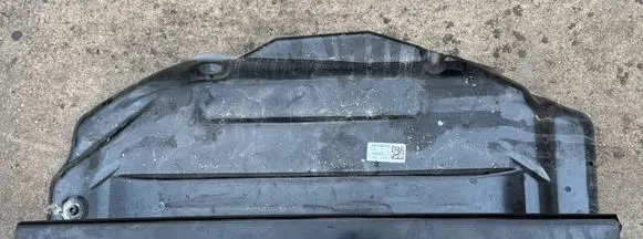 Jeep Grand Cherokee WL Other engine bay part 68411337AD 100660G