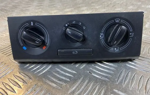Skoda Fabia Mk2 (5J) Climate control unit 5J0819045D 901516040001 H1006063