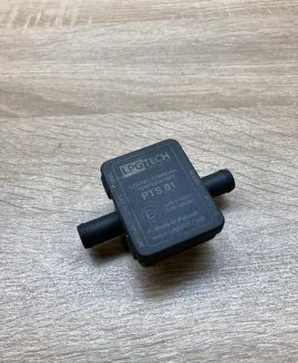 Lexus RX 300 Fuel pressure sensor 67R016299 110R006300