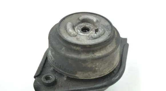 Engine mount bracket