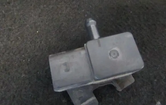 BMW 3 E90 E91 Exhaust gas pressure sensor 780515201 7805152-01