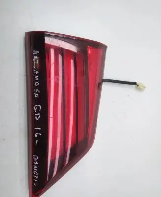Mitsubishi Outlander Tailgate rear/tail lights