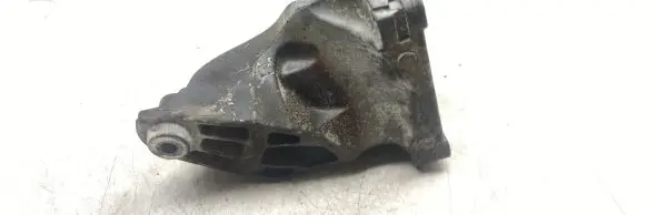 Mercedes-Benz E W212 Engine mounting bracket A6512230004 080714
