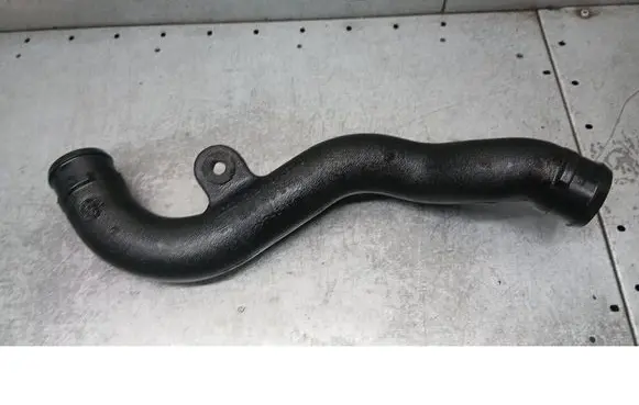 Volkswagen PASSAT B5 Intercooler hose/pipe 8D0145844A