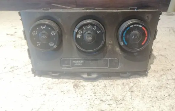 Toyota Auris 150 Climate control unit