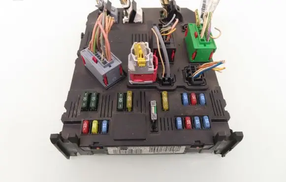 Peugeot 407 Central body control module S120104600L