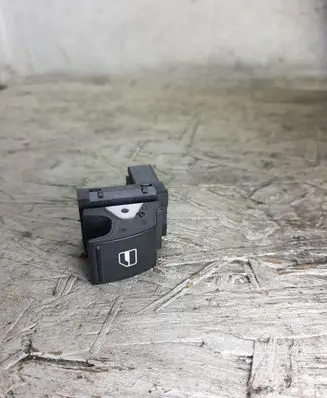 Volkswagen Jetta VI Electric window control switch 7L6959855B