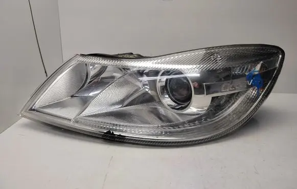 Skoda Octavia Mk2 (1Z) Headlight/headlamp 15D32