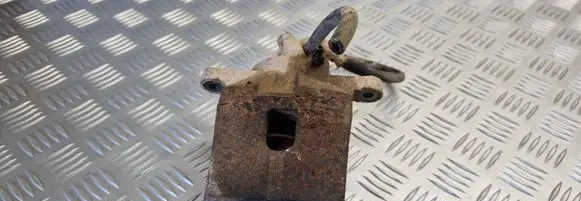 Toyota RAV 4 (XA20) Front brake caliper