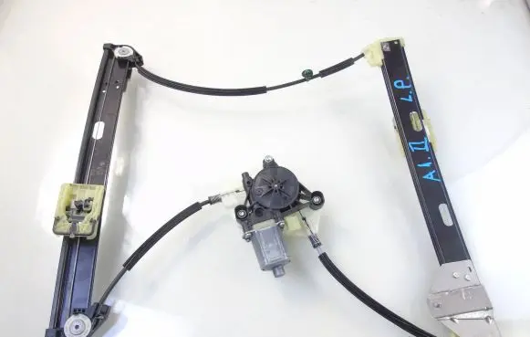 Audi A1 Front door window regulator with motor 82G837461A