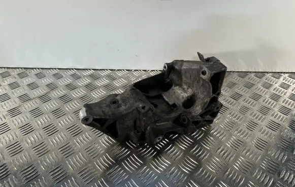 BMW 7 F01 F02 F03 F04 Generator/alternator bracket 7802639