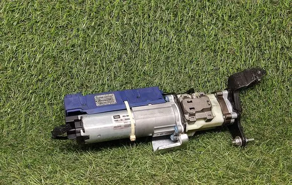 Audi Q7 4L Tailgate/trunk/boot lift motor 4L0827852A