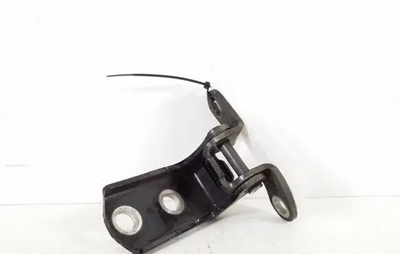 Toyota Corolla E120 E130 Rear door lower hinge 68780-05020
