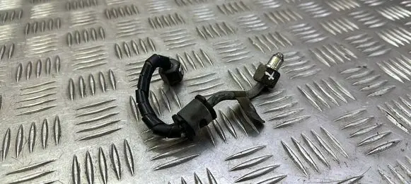 Land Rover Discovery 4 - LR4 Fuel injector supply line/pipe 