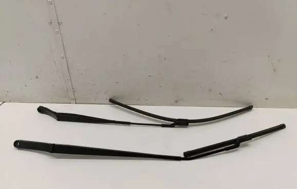Skoda Enyaq iV Front wiper blade arm 11C955409 11C955410