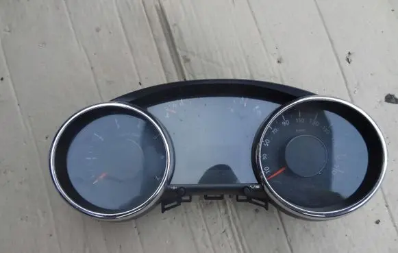 Peugeot 5008 Speedometer (instrument cluster) 9666174880