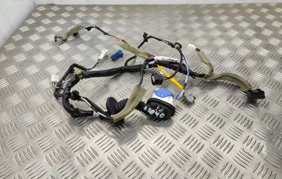 Suzuki Vitara (LY) Front door wiring loom 3675686R11