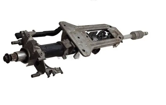 BMW 1 E81 E87 Steering wheel axle 6768836 831401047515