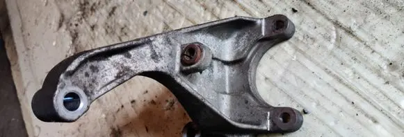 Cadillac SRX Engine mounting bracket 12636057 12618102
