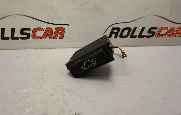 Tailgate opening switch