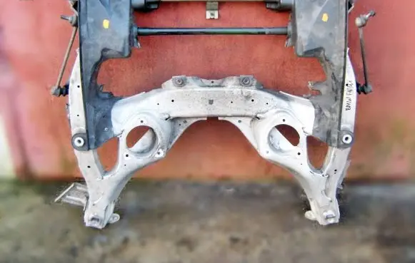 BMW 5 F10 F11 Front subframe 6796692 4068617