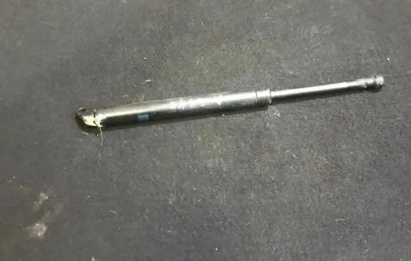 BMW 7 E38 Tailgate/trunk strut/damper
