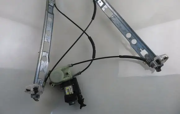 Front door window regulator with motor