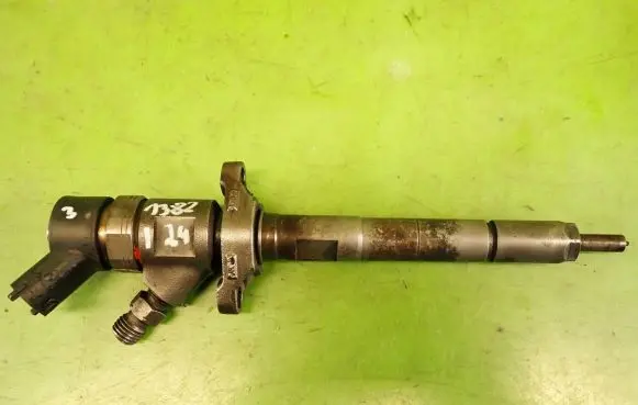 Citroen Xsara Picasso Fuel injector 0445110259