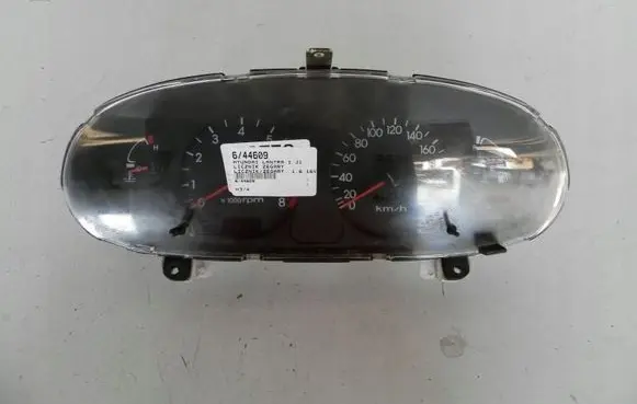 Hyundai Elantra Speedometer (instrument cluster) 