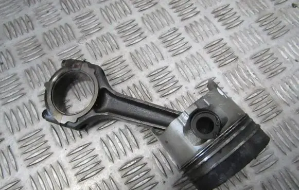 Renault Clio II Piston with connecting rod
