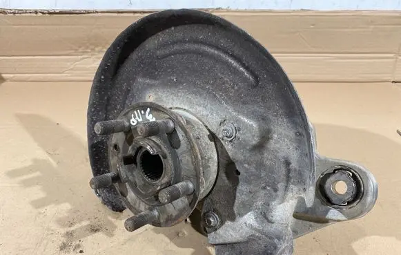 Land Rover Evoque I Rear wheel hub spindle/knuckle 28A83408