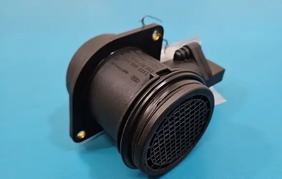 Volkswagen PASSAT B5.5 Mass air flow meter 0280218063 IMPRK1557266