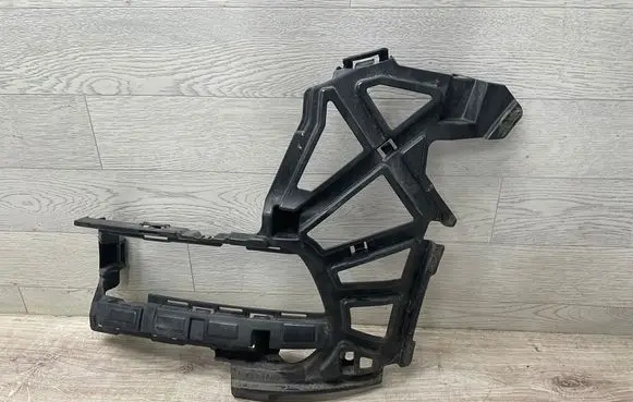 Front bumper mounting bracket