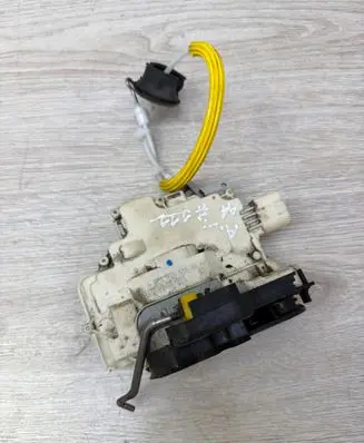 Audi A4 S4 B7 8E 8H Rear door lock 8E0839016AA