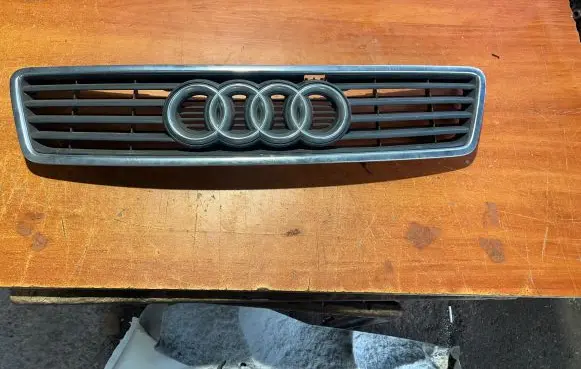 Audi A6 S6 C5 4B Front grill 4B0853651A