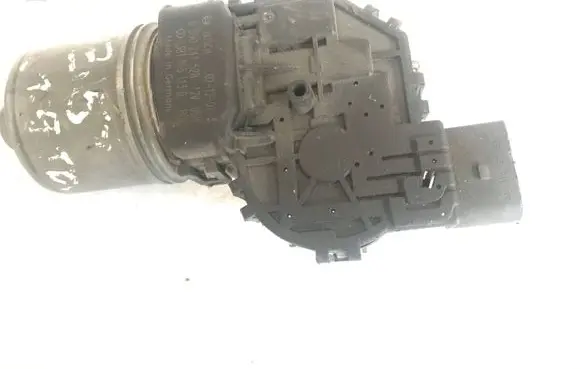 Volkswagen PASSAT B5.5 Wiper motor 0390241528 3B1955113D