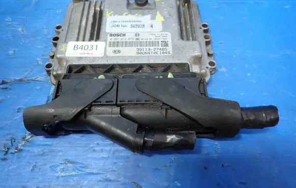 KIA Carens III Engine control unit/module ECU 39113-27485 0281013072 90DV4T0EI04S